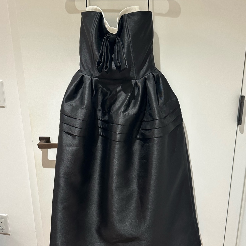 Elegant Black Strapless Dress